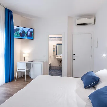 מלון Acqua & Sale 3*