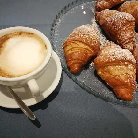 Acqua & Sale מלון קרביה