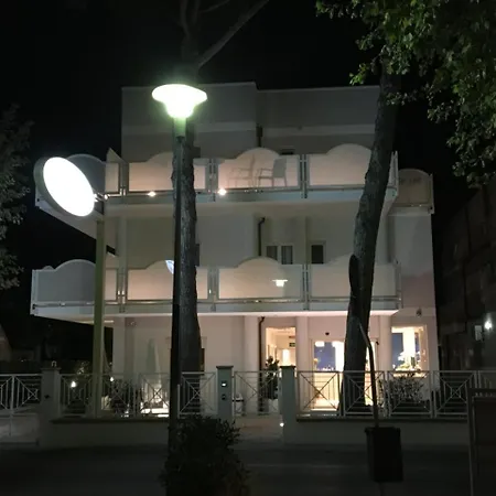 מלון Acqua & Sale 3*