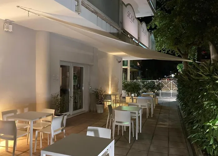 Acqua & Sale فندق تّشيرفييا